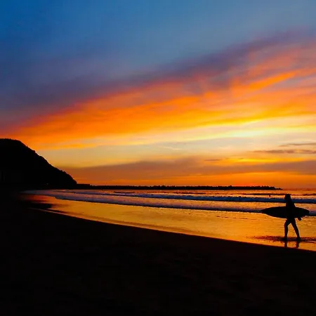 Zurriola - Beachside Comfort Apartment