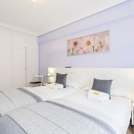 Apartment Zurriola - Beachside Comfort San Sebastian