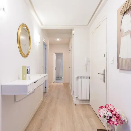 Zurriola - Beachside Comfort San Sebastian